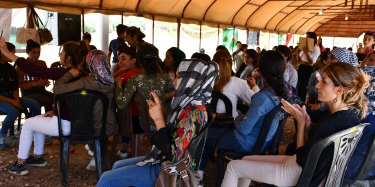 Li ser sînorê Kobanê çalakiya mertalên zindî a li dijî gefên dagirkeriya Tirk didome