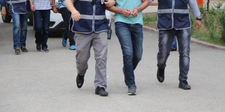 Li Çewligê 8 endamên KCD’ê û KÎD’ê hatin binçavkirin