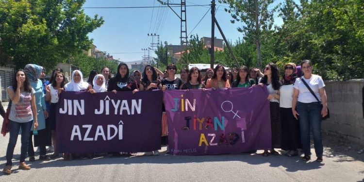 Polisên dagirker çalakiya TJA’yê asteng kir