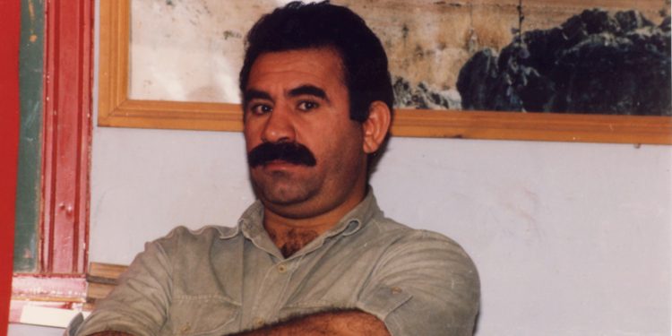 Parêzerên Rêberê Gelan Abdullah Ocalan ji bo hevdîtinê serî li dozgeriyê dan