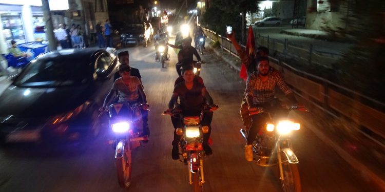 Ciwanên Şoreşger ên Dêrikê gefên dagirkeriya Tirk şermezar kirin