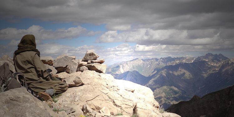 Ji Pênûsa Gerîlla: Çandina Tovê Evîndariya Welêt di Dilan de