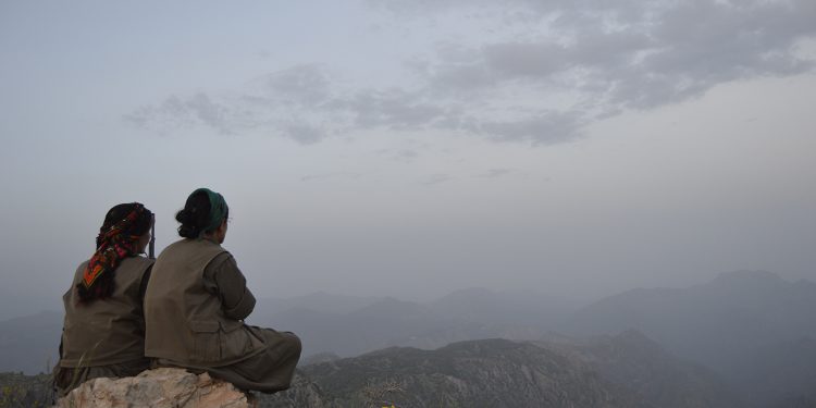 Ji Pênûsa Gerîlla: Wek Cudî Jiyîn