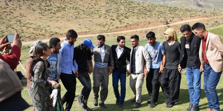 Welatiyên Bradostê çûn serdana çalakiya Mertalên Zindî