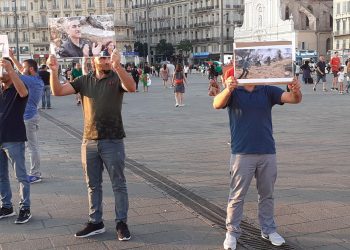 Li Marsîlyayê ciwanên Kurd êrîşa li Mexmûrê protestokirin