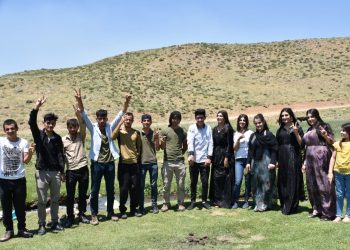 Çalakiya Mertalên Zindî li Bînarê Qendîlê di roja 42’an û li Bradostê di roja 32’an de didomin