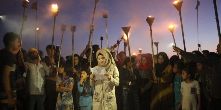 Ciwanên Şoreşger û YJC’ê li Minbicê li dijî gefên dagirkeriyê helwest nîşan dan