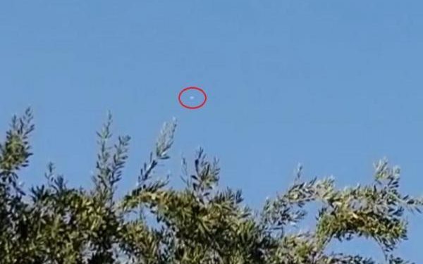 Balafirên keşfê ên dagirkeran li esmanên Mexmûrê difirin