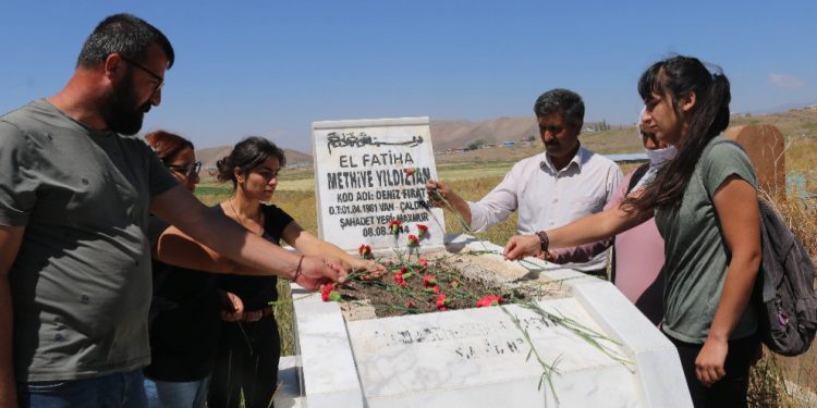 Rojnameger Denîz Firat hate bîranîn: Wê pênûsa wê li erdê nemîne