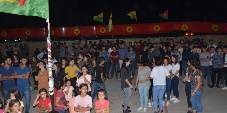 Ciwanên Mexmûrê 15’ê Tebaxê pîroz kirin