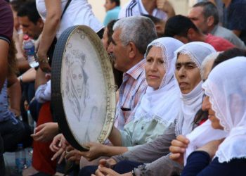 Berxwedana Amedê a li dijî darbeya qeyûm kete roja 6’an