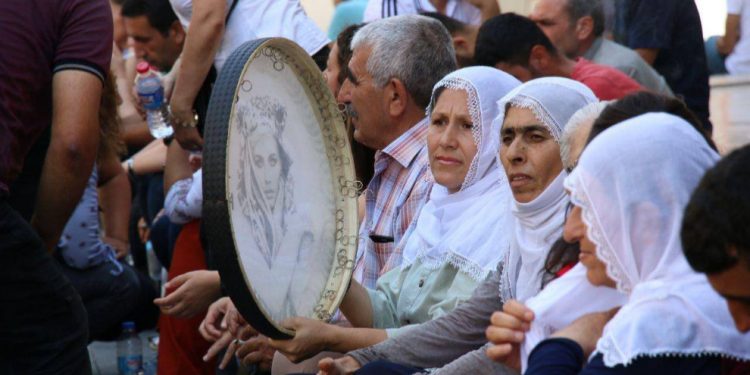 Berxwedana Amedê a li dijî darbeya qeyûm kete roja 6’an