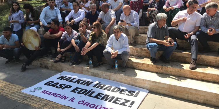 Li Mêrdînê berxwdan dewam dike!