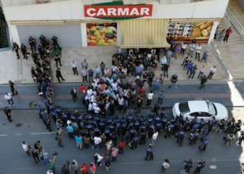 Berxwedaniya gelê Amedê didome!