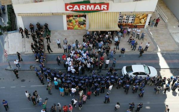 Berxwedaniya gelê Amedê didome!