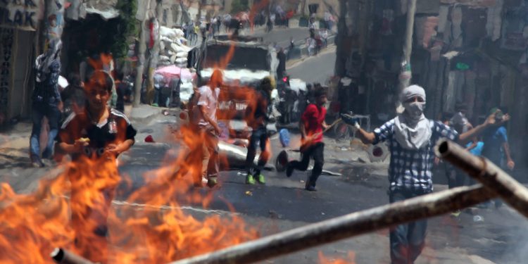 Ji Pênûsa Gerîla: Nameyek ji Zarokên rojê re