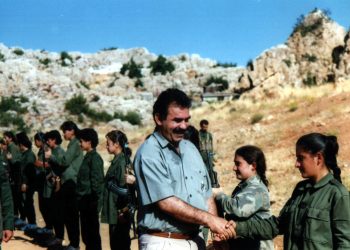 NIRXANDIN – A ku em dikin, şerê heyînê ye li hember her tiştê ku li ser jiyanê gefê dixwin