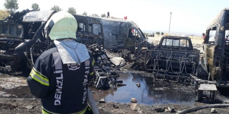 LEZGÎN – Milîsên HBDH: Li Îzmîr û Denîzlî 78 wesayît hatin şewitandin