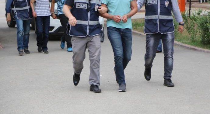 Polîsên dagirker ên Tirk Endamê Meclîsa Ciwanan a HDP’ê binçav kirin