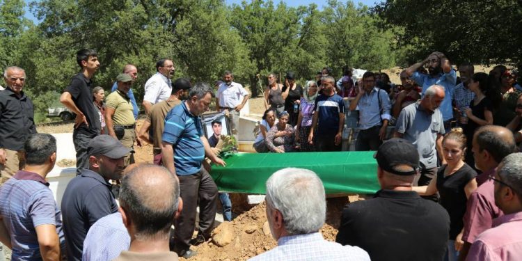 Cangoriyê azadiyê şehîd Destiyar Veroz ê HPG’î li Dersimê spartin axê