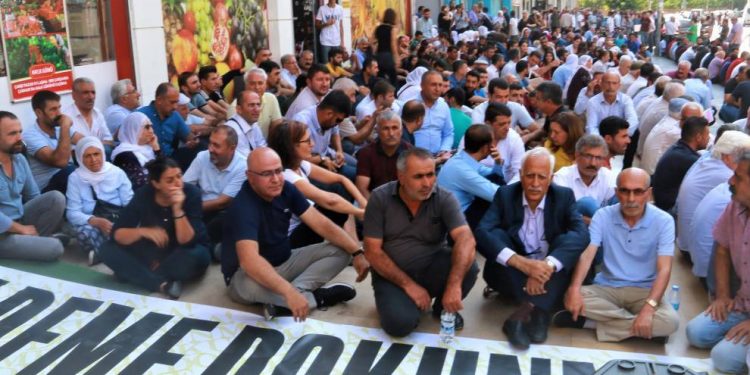 Ciwanên HDP’ê: Li dijî Dehaqan em Kawayê Hesinkar in