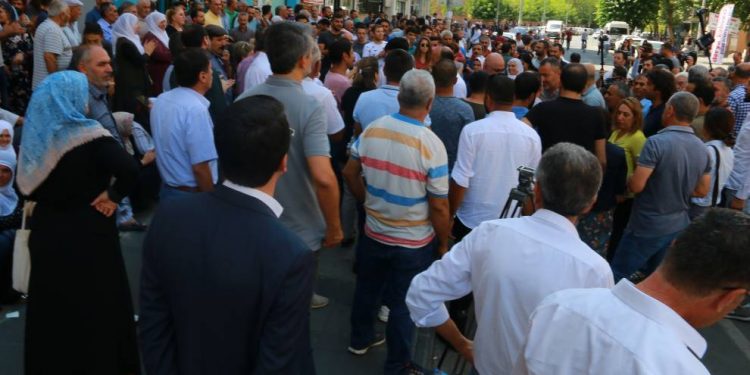 Ciwanên HDP’ê: Li dijî Dehaqan em Kawayê Hesinkar in