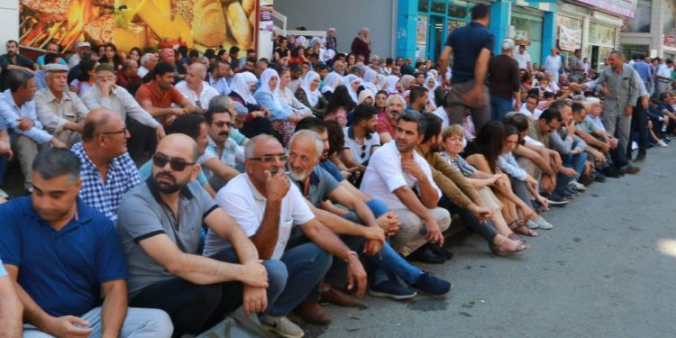 Ciwanên HDP’ê: Li dijî Dehaqan em Kawayê Hesinkar in