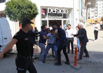 Li Wanê polîsên dagirker êrîşî Gel û wekîlên HDP’yî kirin