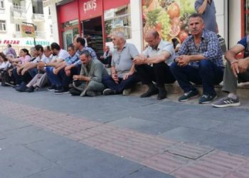 Li Amedê careke din çalakiya rûniştinê hate dest pêkirin