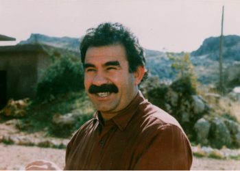 Parêzerên Rêberê Gelan Abdullah Ocalan ji bo hevdîtinê careke din serî li rayedaran dan