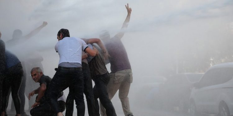 Li dijî dagirkeriya qeyûm kampanya îmzeyan