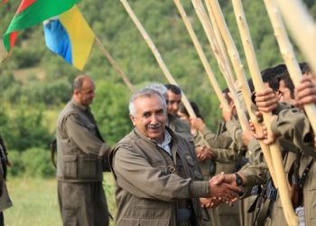 Karayilan: “Qîrîna vî ciwanê me li kolanên Amedê bangeke ji bo hemû ciwanên Kurd e”