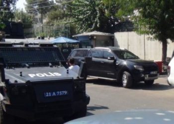 LEZGÎN – Yekîneya Tolhildanê li dijî navenda polîsên dagirker ên Tirk çalakiyek pêk anî!