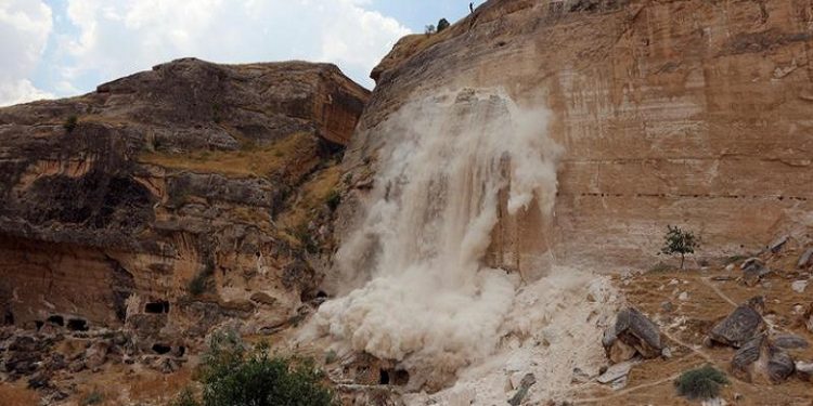 ANALÎZ – Qirş û Qal