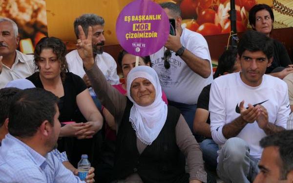 Berxwedana Amedê di roja 23’yan de ye: Li dijî qeyûman serî hilde!