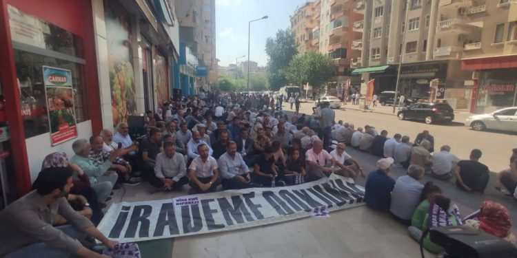 Li Amedê berxwedana dijî qeyûman di roja 29’an de ye