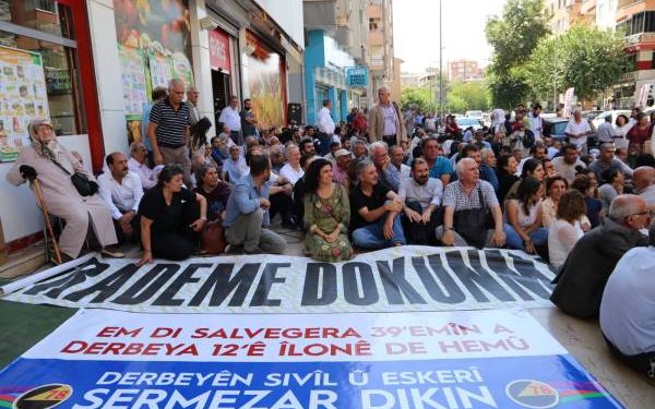 Berxwedana dijî qeyûman li Amedê: Tu kes nikare me!