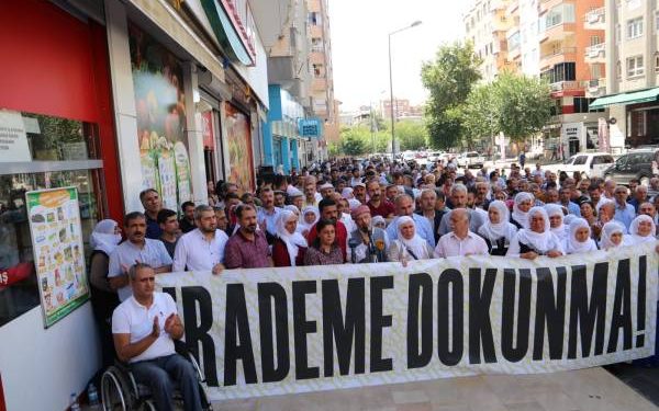 Berxwedana Amedê didome: Divê Amed dengê xwe bilind bike!