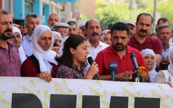 Berxwedana Amedê didome: Divê Amed dengê xwe bilind bike!