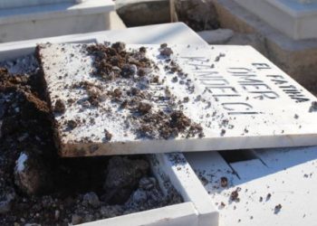 LEZGÎN – Yekîneya Tolhildanê li dijî polîsên dagirker ên Tirk ku goristan xerakirin çalakî kir