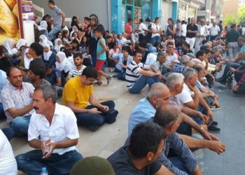 Desteserkirina şaredariyan; Amed 15 roj in li dijî qeyûman li ber xwe dide