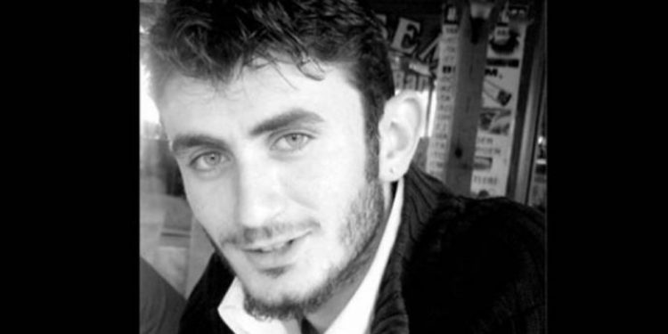 Cezayê polîsê kujerê Şerzan Kûrt hate kêmkirin