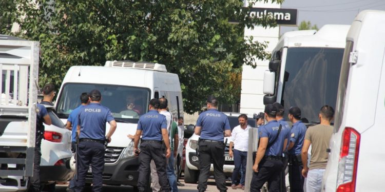 Polîsên dagirker ên Tirk Dayikên Laçik Spî binçavkirin