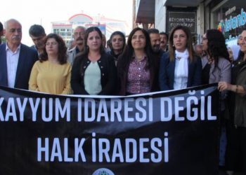 Gelê Wanê: ‘Em ê tu car stûyê xwe li ber darbe, derew û hîleyan xwar nekin’