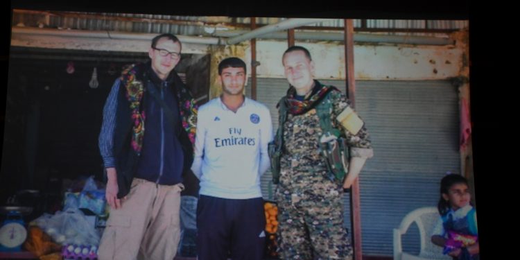 Ciwanên Enternasyonalîst li Dêrikê şehîd Bager Nûjiyan bibîr anîn