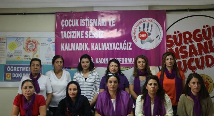 Walîtiya Rihayê meşa jinan a li dijî ‘Cînayetên jinan û îstîsmara zarokan’ qedexe kir