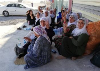 Çalakiya rûniştinê ya Dayikên Aştiyê di roja 4’an de dewam dike