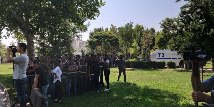 Ciwan ji bo tevli Nobeta Demokrasiyê bibin meş lidar xist