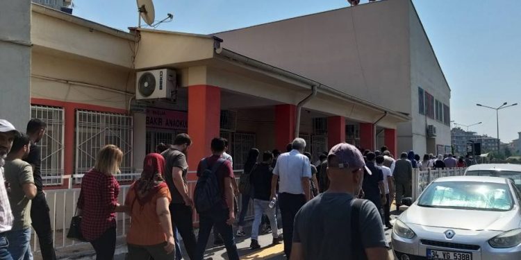 Ciwan ji bo tevli Nobeta Demokrasiyê bibin meş lidar xist