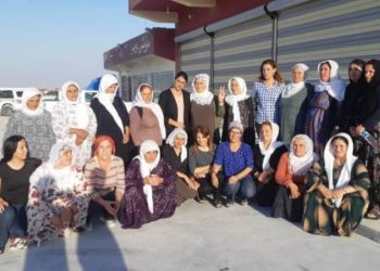 Çalakiya Dayikên a li dijî dorpêça Mexmûrê di roja 8’an de didome